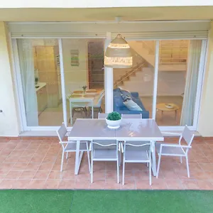 Con Piscina, Garaje Y Jardín, Frente A La Playa De Caños De Meca. Apartamento Los Caños de Meca
